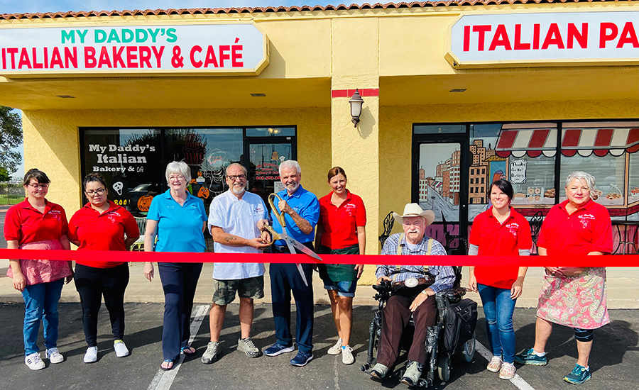 Mayor Hall, Vice Mayor Cline and Councilmember Winters join My Daddy's Italian Bakery & Cafe to cut a ribbon.